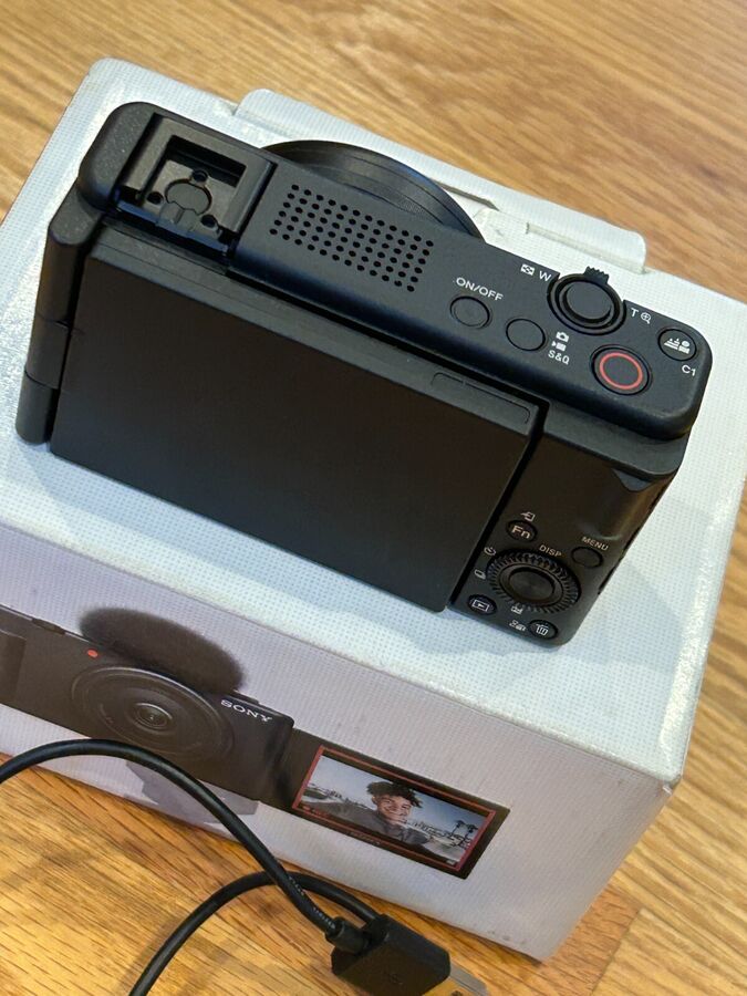 Sony Zv-1F Digital Vlog Camera Wide Angle Swivel-Screen W Memory Card - Image 6