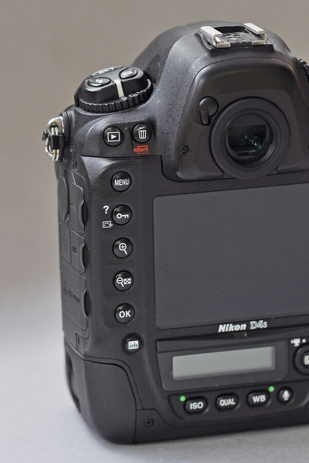 Nikon D4S 16.2Mp Digital Slr Camera Body - Image 2