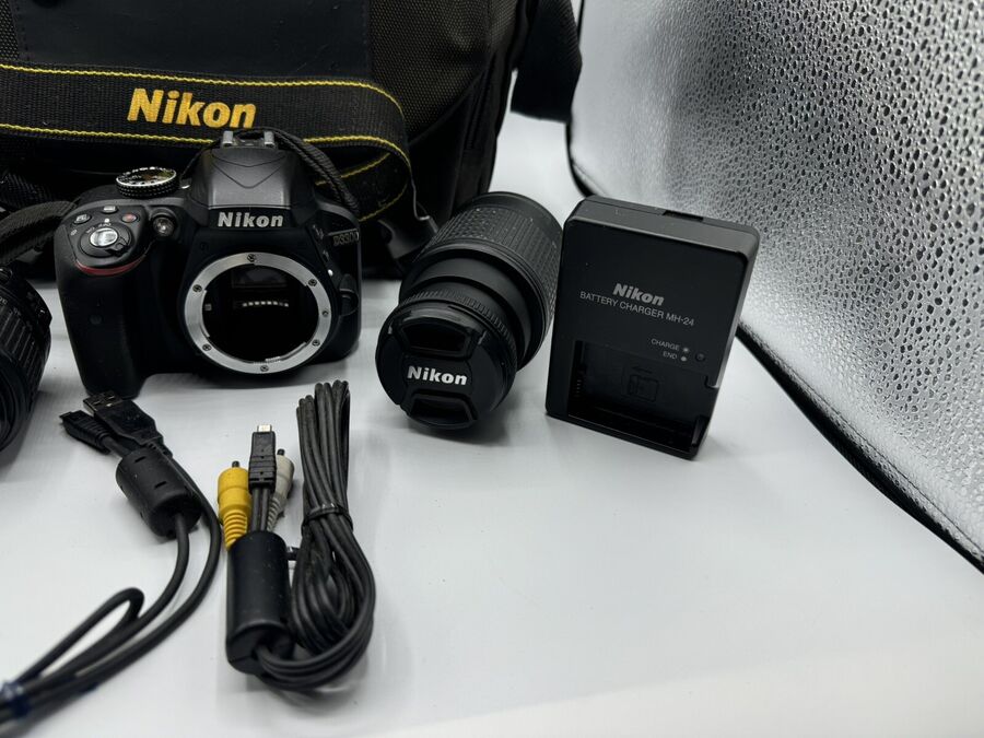 Nikon D3300 24.2Mp Digital Slr Camera 18-55Mm/55-200Mm - Image 4