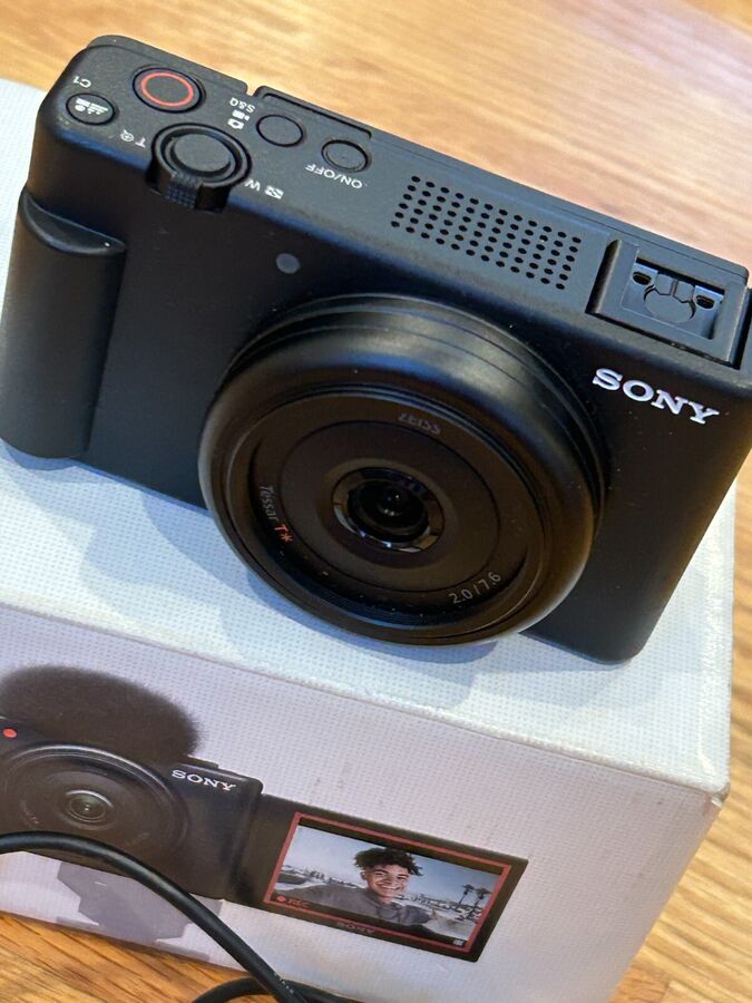 Sony Zv-1F Digital Vlog Camera Wide Angle Swivel-Screen W Memory Card - Image 7