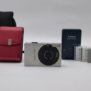 Canon Powershot Digital Elph Sd1000 / Ixus 70 Digital Camera Bundle!