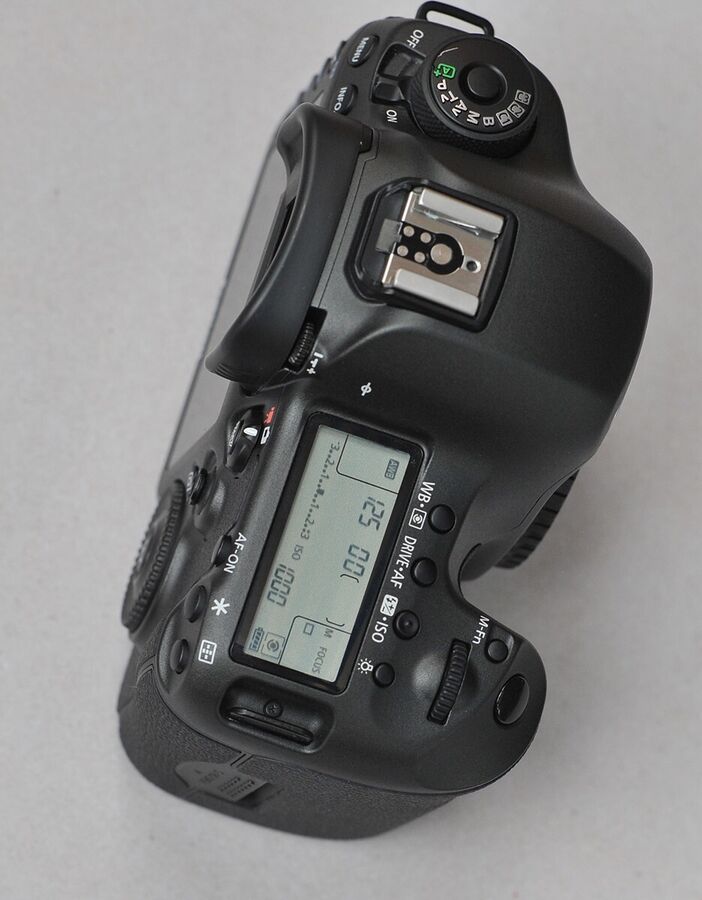 Canon Eos 5Dsr 50.6Mp Digital Slr Camera Body - Image 7