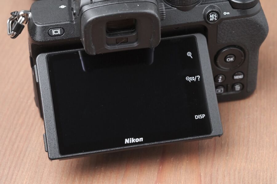 Nikon Z50 20.9Mp Mirrorless Digital 4K Camera W/128Gb Sd And Bag ~105 Clicks! - Image 5